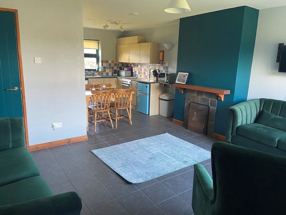 Cottage, Mountainside photo 1