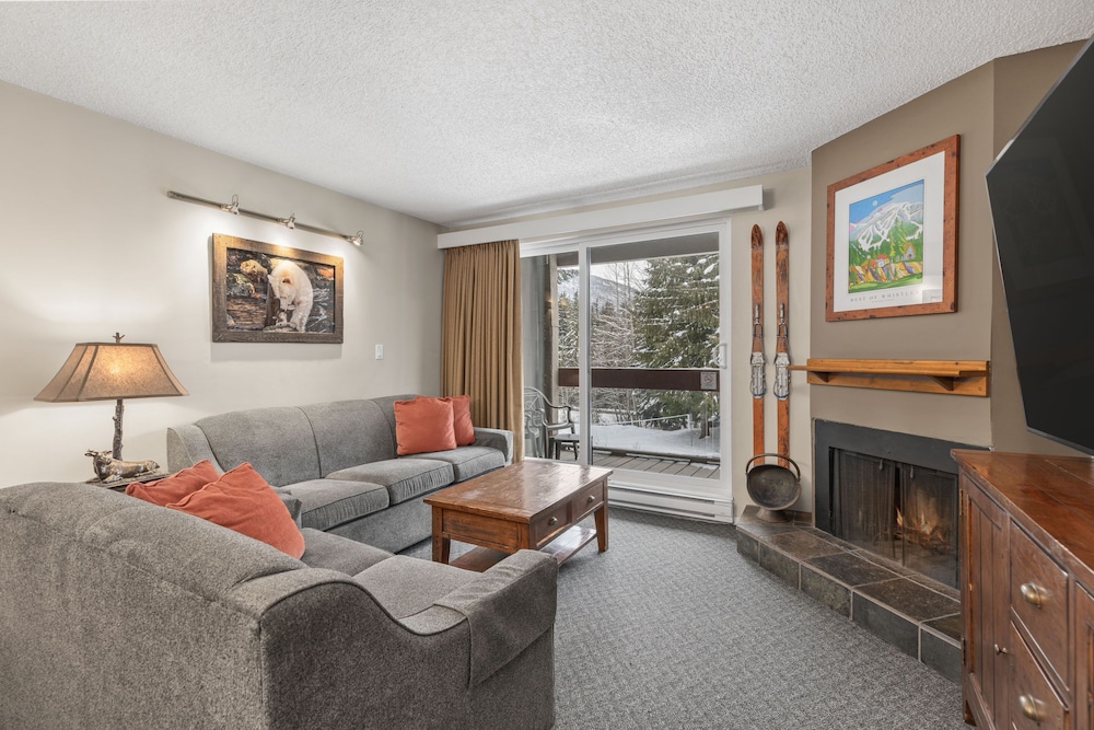 Suite, 2 Bedrooms - Photo 1