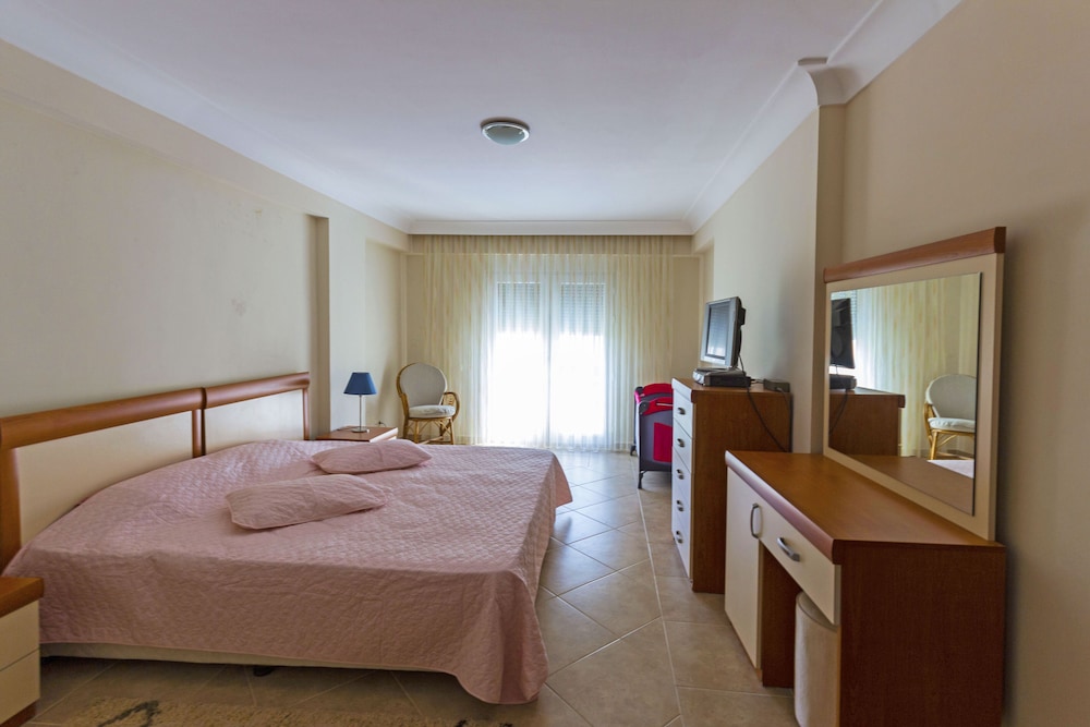Villa photo 1