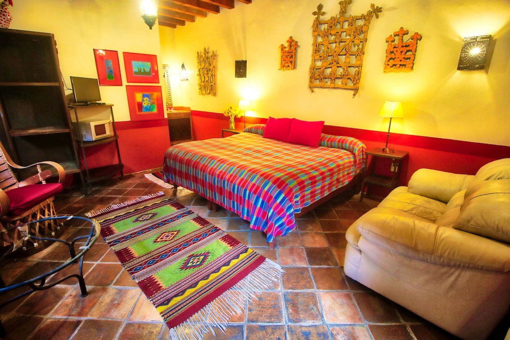 Premier Double Room, 1 King Bed, Non Smoking, Courtyard View (Poeta)