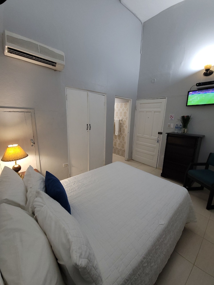 Economy Single Room, 1 Double Bed photo 3