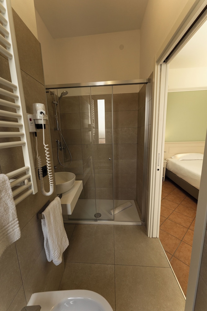 Single Room photo 3