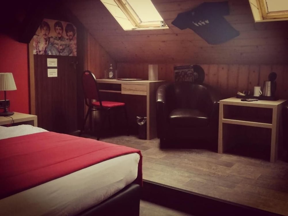 Double Room, Hill View