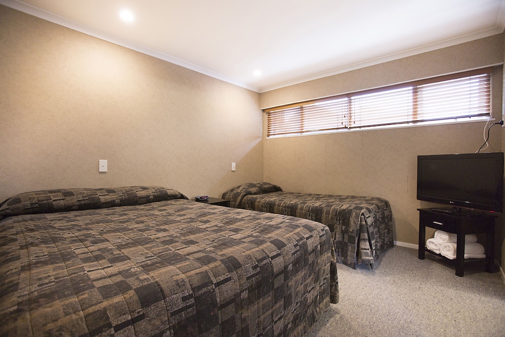 Superior Family Suite - Photo 4