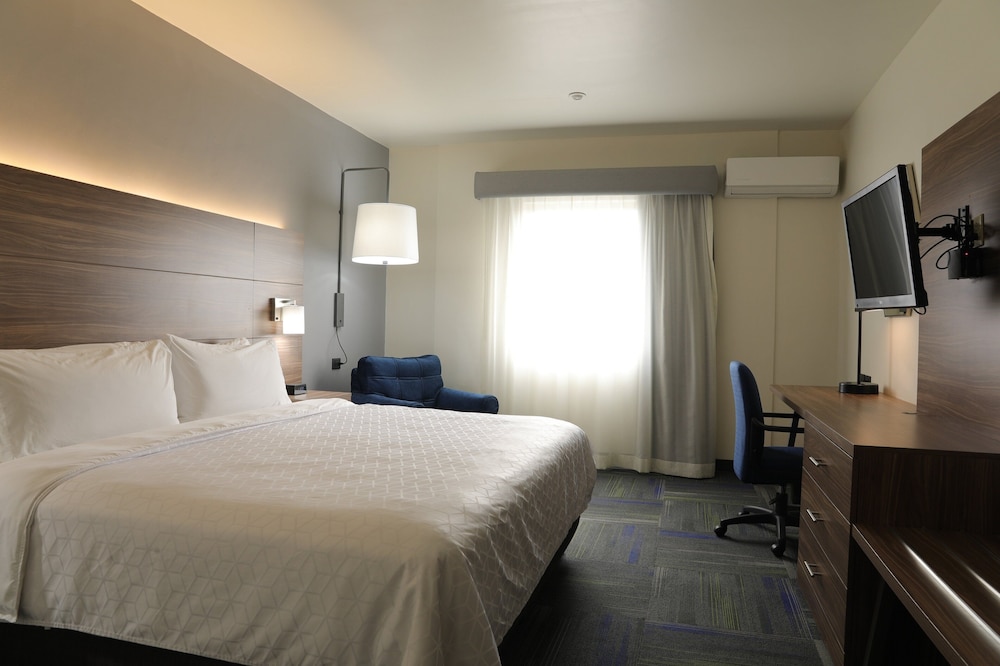 Standard Room, 1 King Bed - Photo 1