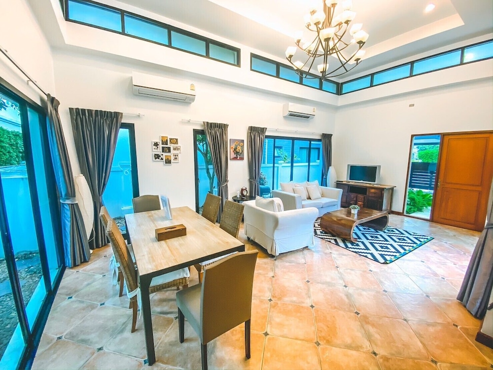 Villa, 3 Bedrooms, Pool View - Photo 7