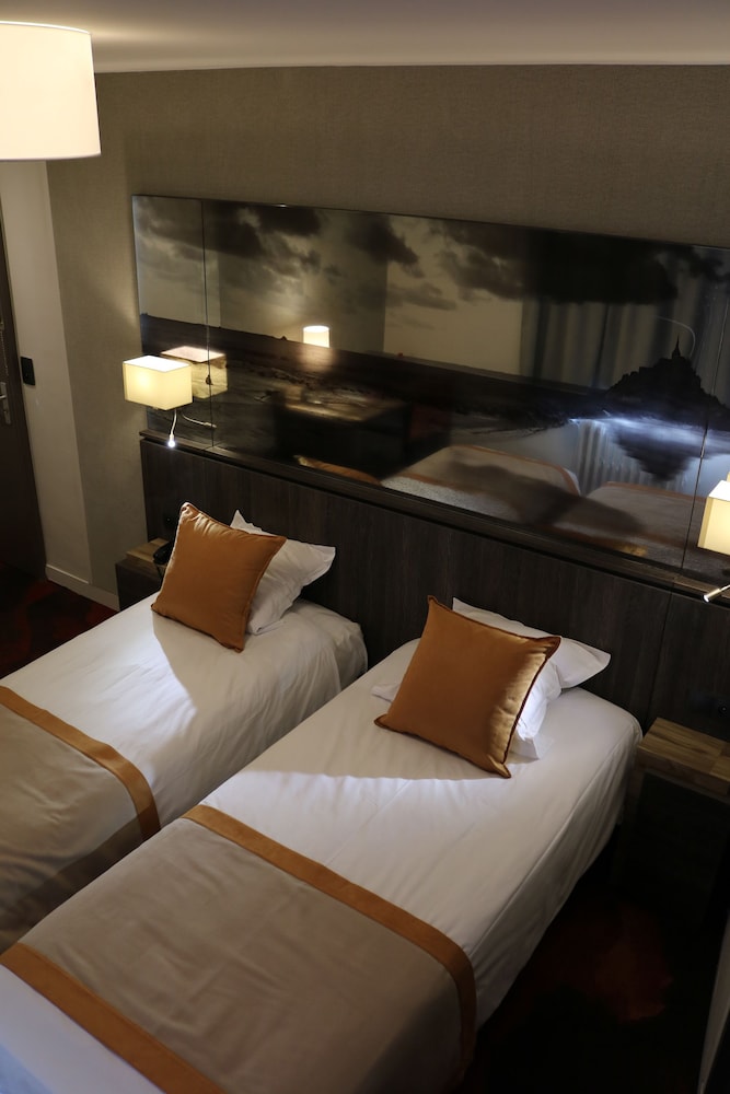 The Dike Room