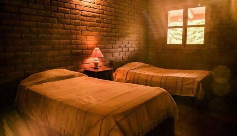 Twin Room, 2 Twin Beds, Shared Bathroom photo 1
