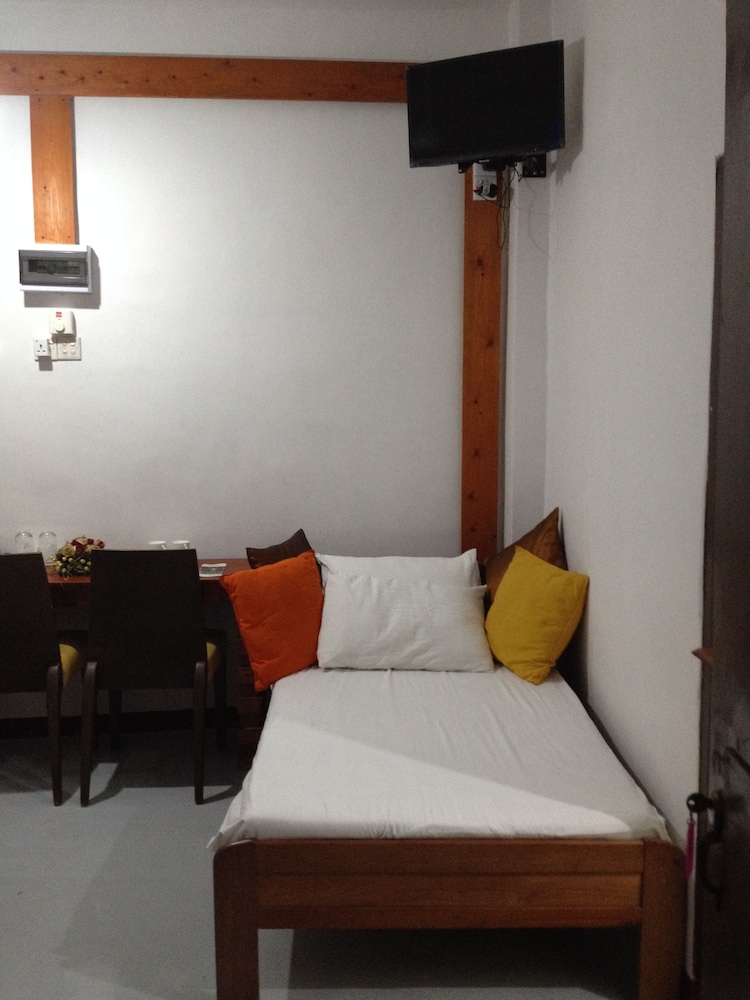 Deluxe Family Room photo 3