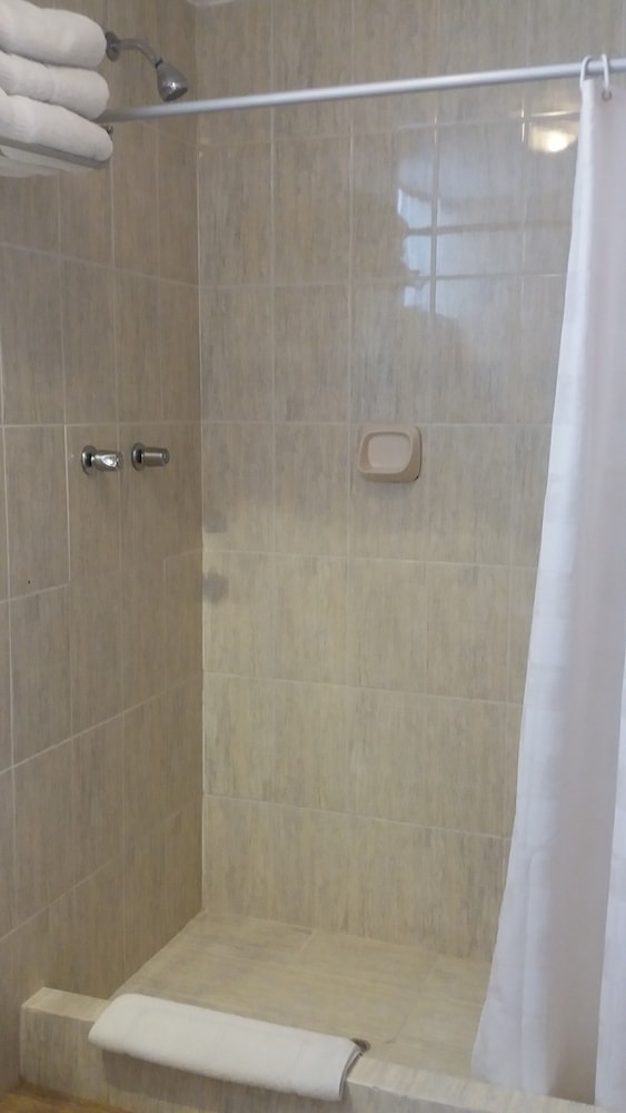 Double Room - Photo 12