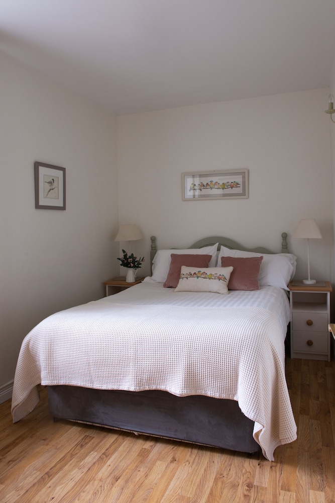 Apartment, 2 Bedrooms, Courtyard Area (Ivy Apartment) photo 3