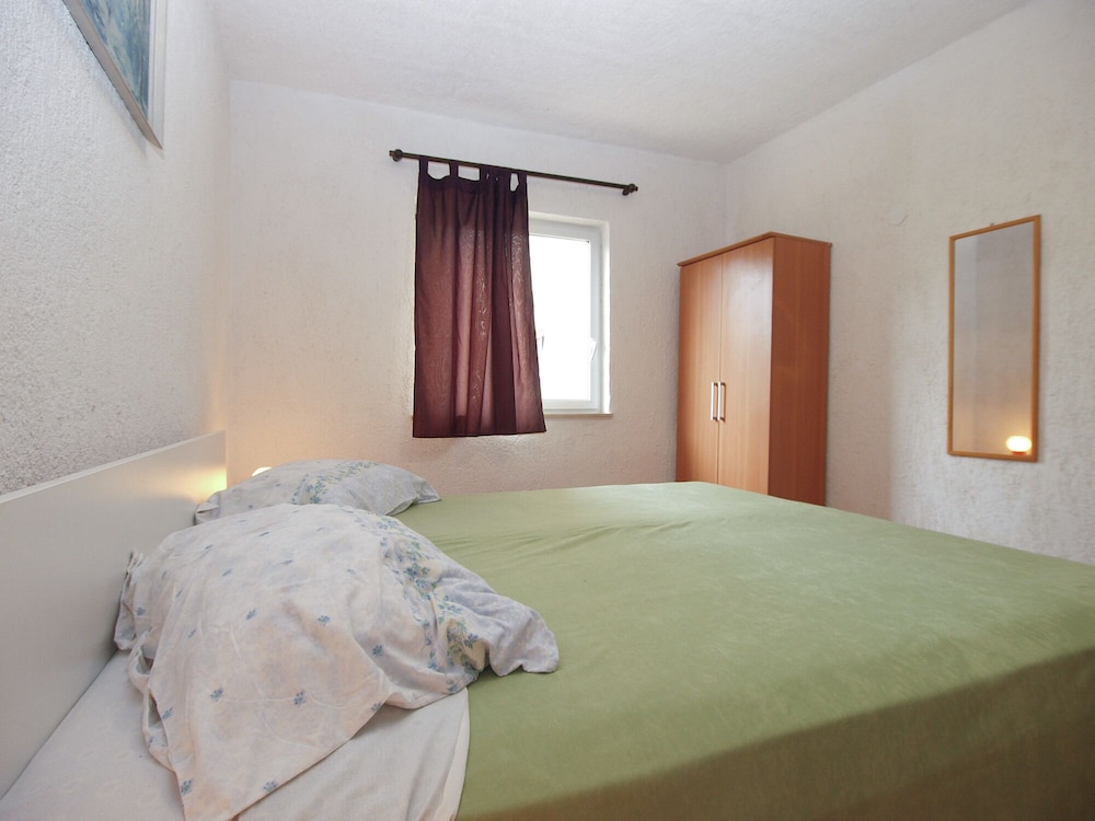 Apartment, 2 Bedrooms (968/2571)