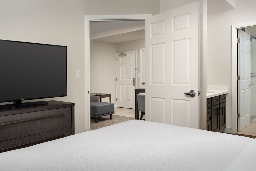 Suite, 1 Bedroom photo 2