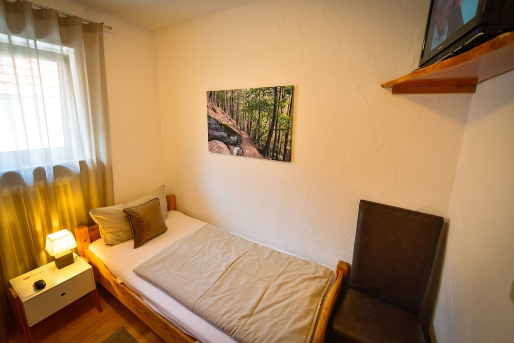 Basic Single Room, 1 Twin Bed photo 1