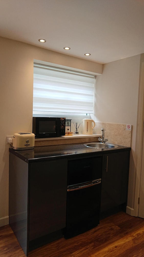 Standard Studio, Ensuite - Photo 3
