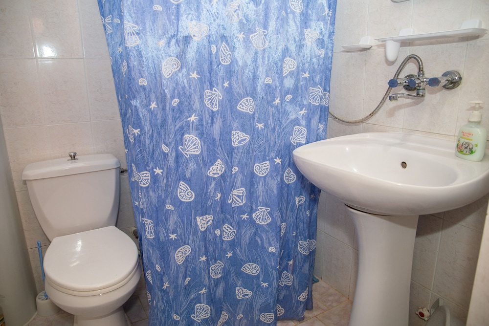 Basic Twin Room photo 2
