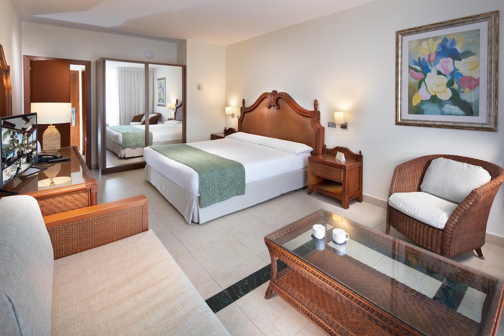 Family Room, Sea View (Superior,2 Adults + 4 Children)