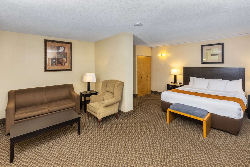 Suite, 1 Bedroom, Non Smoking, Hot Tub - Photo 1