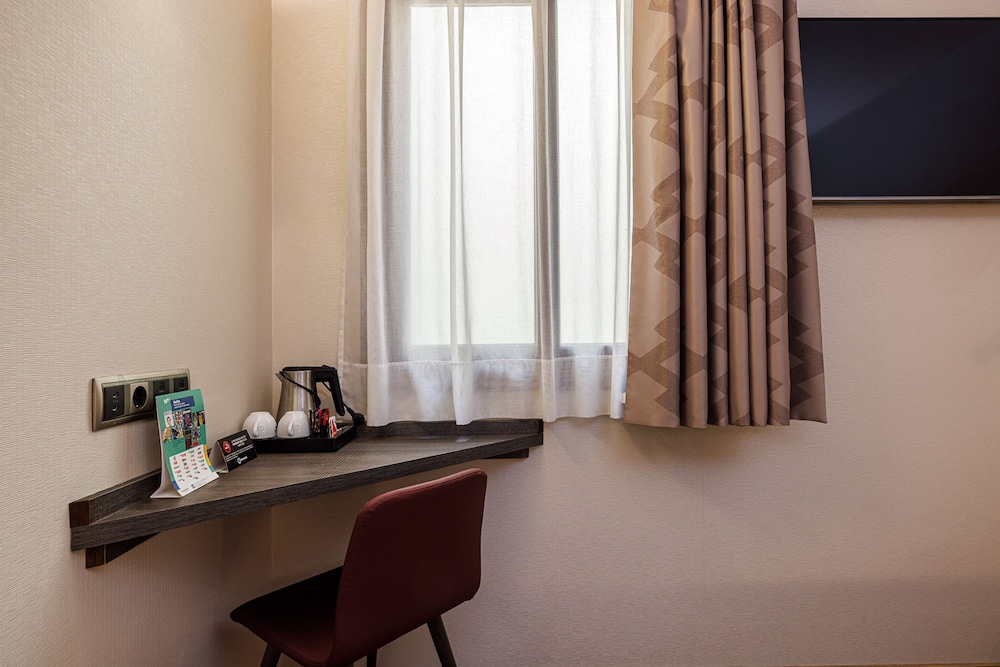 Basic Double Room Single Use, Ground Floor photo 2