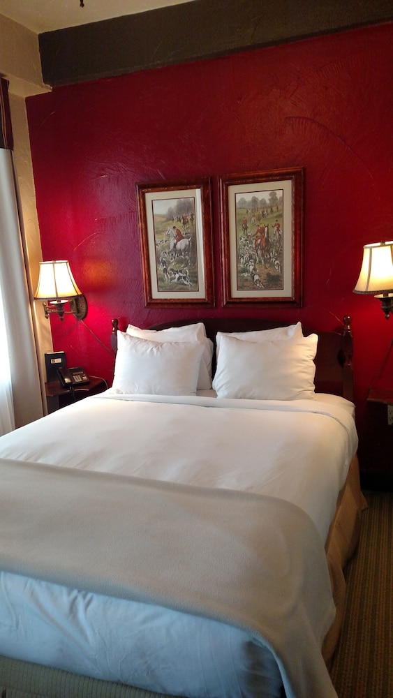 Standard Room, 1 Queen Bed photo 1