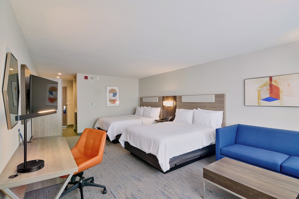 Suite, 2 Queen Beds photo 2