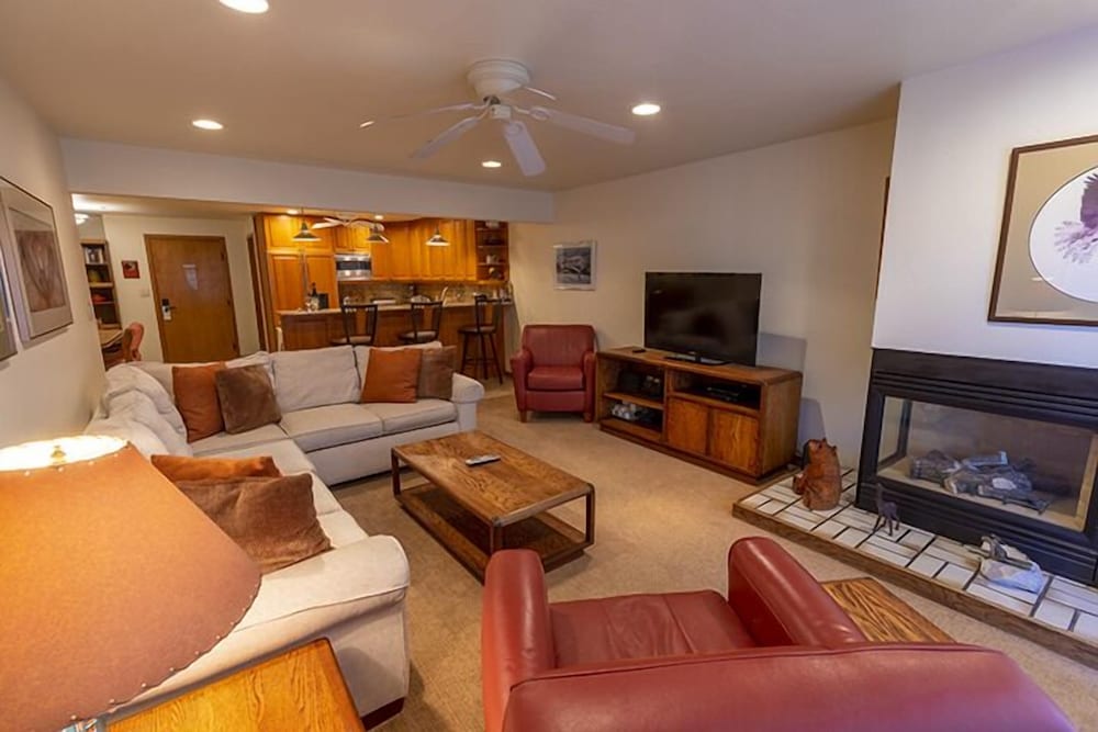 Standard Condo, 3 Bedrooms (2 1/2 Bath)