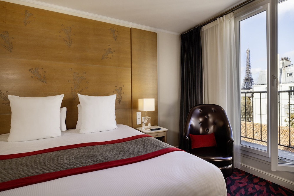 Prestige Room with Eiffel Tour View photo 1