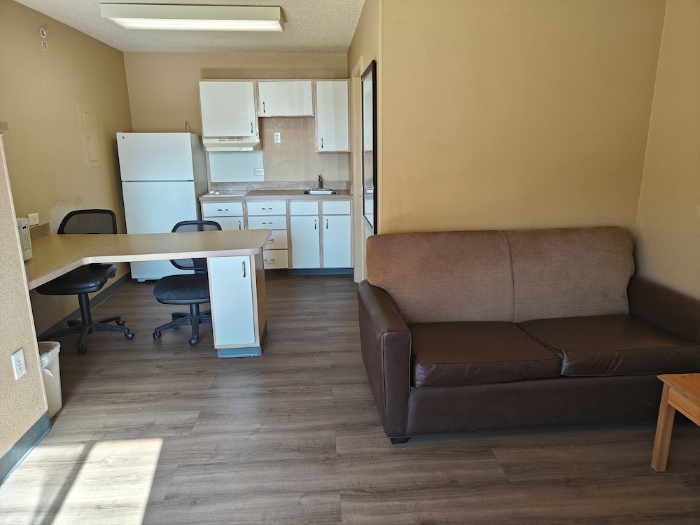 Suite, Multiple Beds, Mobility Accessible, Non Smoking (Bathtub W/grab Bars) - Photo 2
