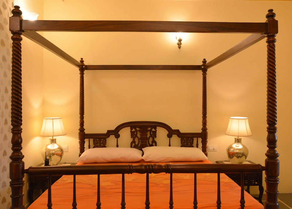 Family Room, 1 King Bed photo 1