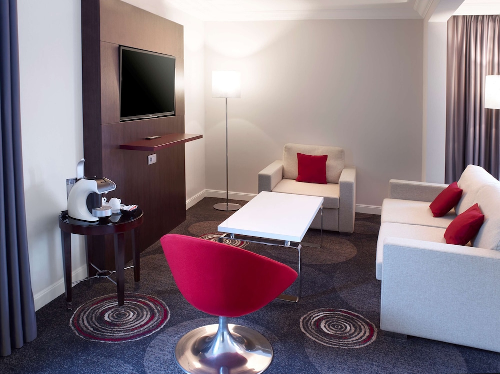 Family Room, 1 King Bed