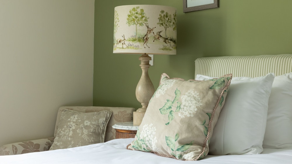 Classic Double or Twin Room, Ensuite, Garden View photo 3