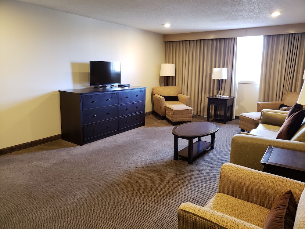 Suite, 1 Queen Bed, Non Smoking, Kitchenette (Walk-In Shower) - Photo 3