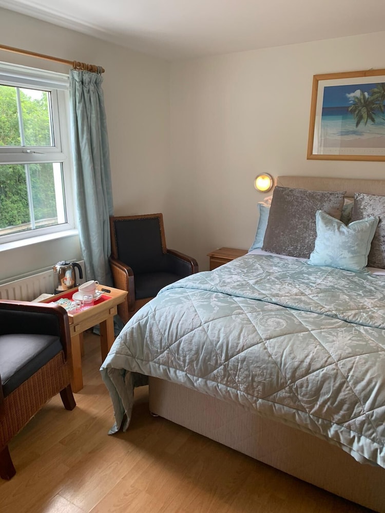 Deluxe Double or Twin Room, Ensuite photo 2