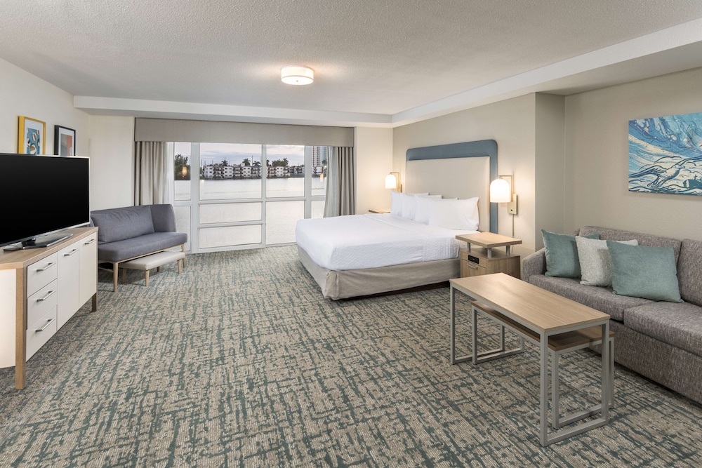 Studio, 1 King Bed, Accessible, Bathtub