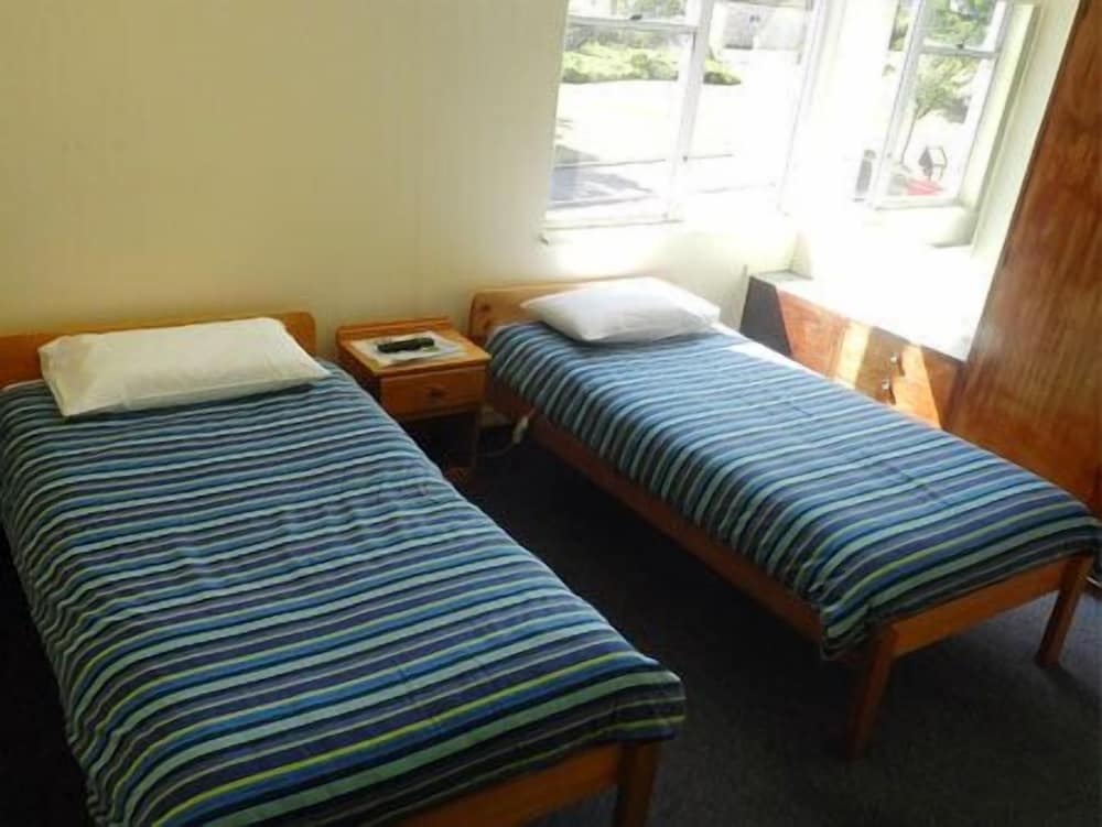 Hotel Twin With Ensuite photo 3