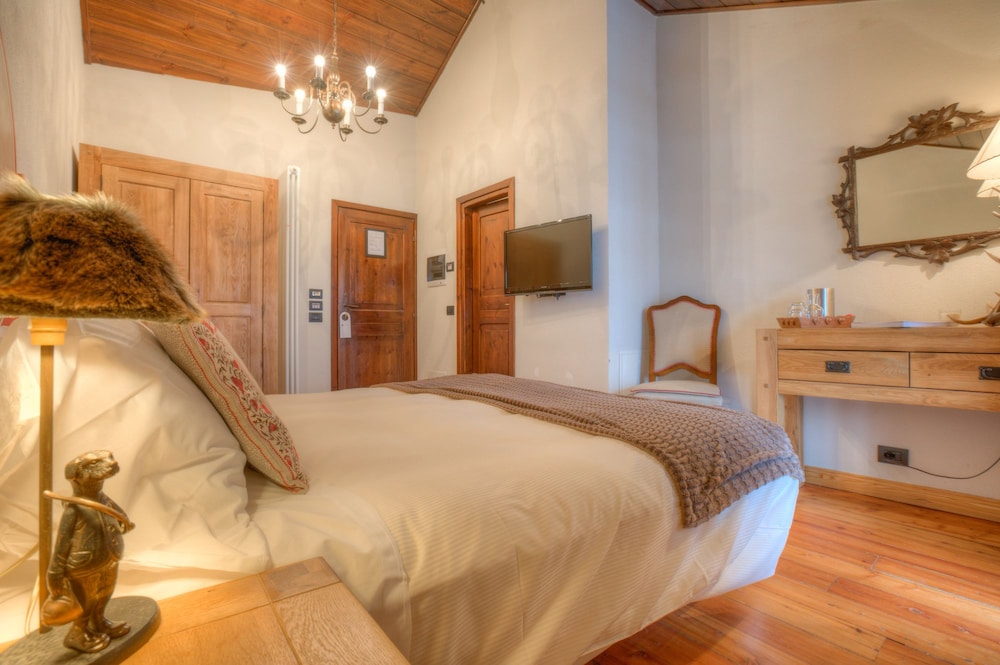 Standard Double or Twin Room photo 2