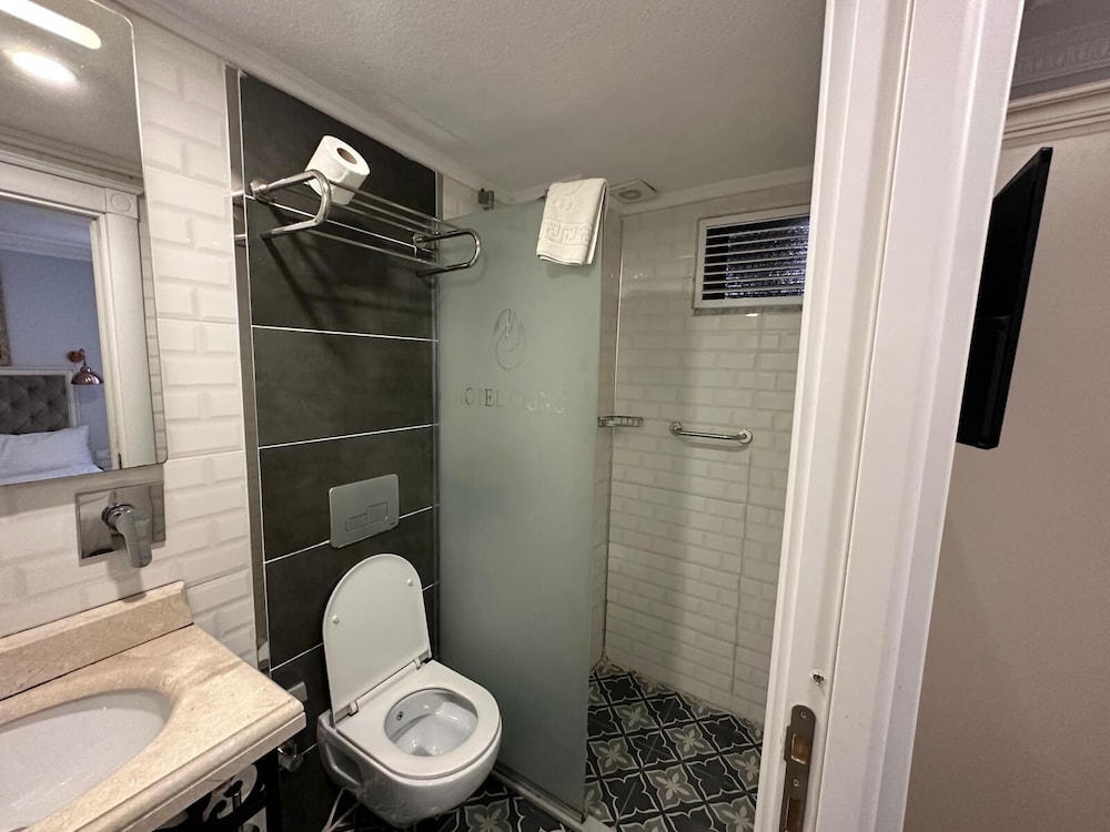 Budget Double Room — the supplier's photographs — photo 3