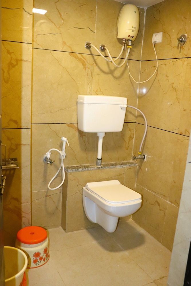 Deluxe Room - Photo 9