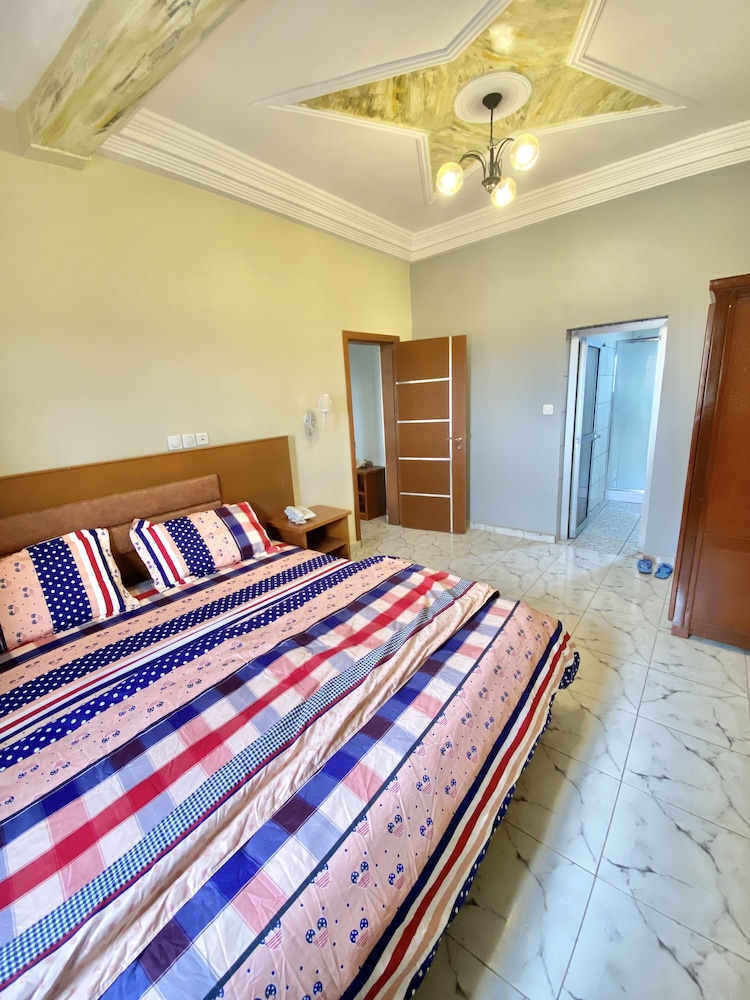 Comfort Suite photo 2