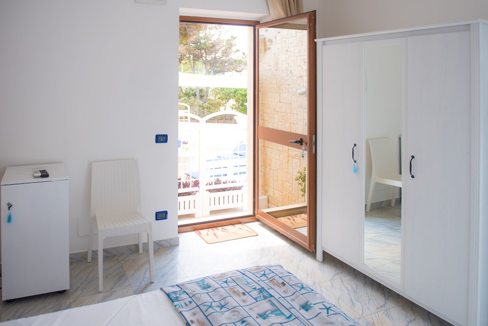 Double Room - Photo 13