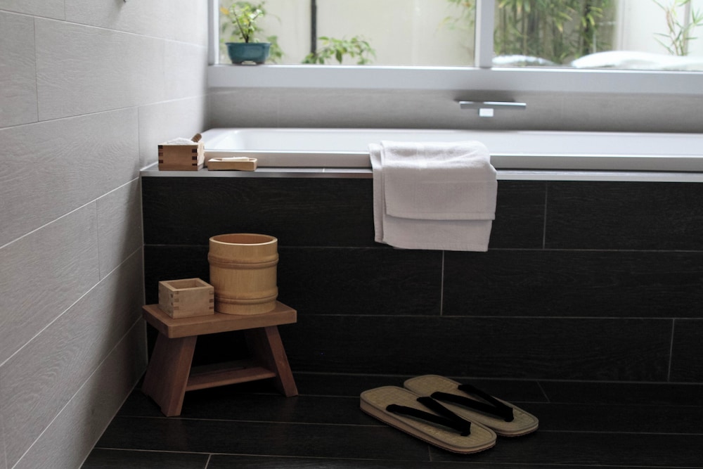 Japanese Style (one night) photo 3