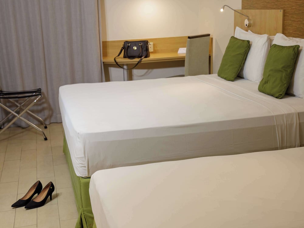 Standard Room, Multiple Beds - Photo 2
