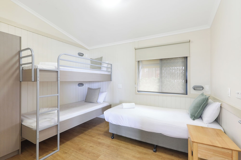 Deluxe Cabin - Sleeps 5 - Accessible photo 1