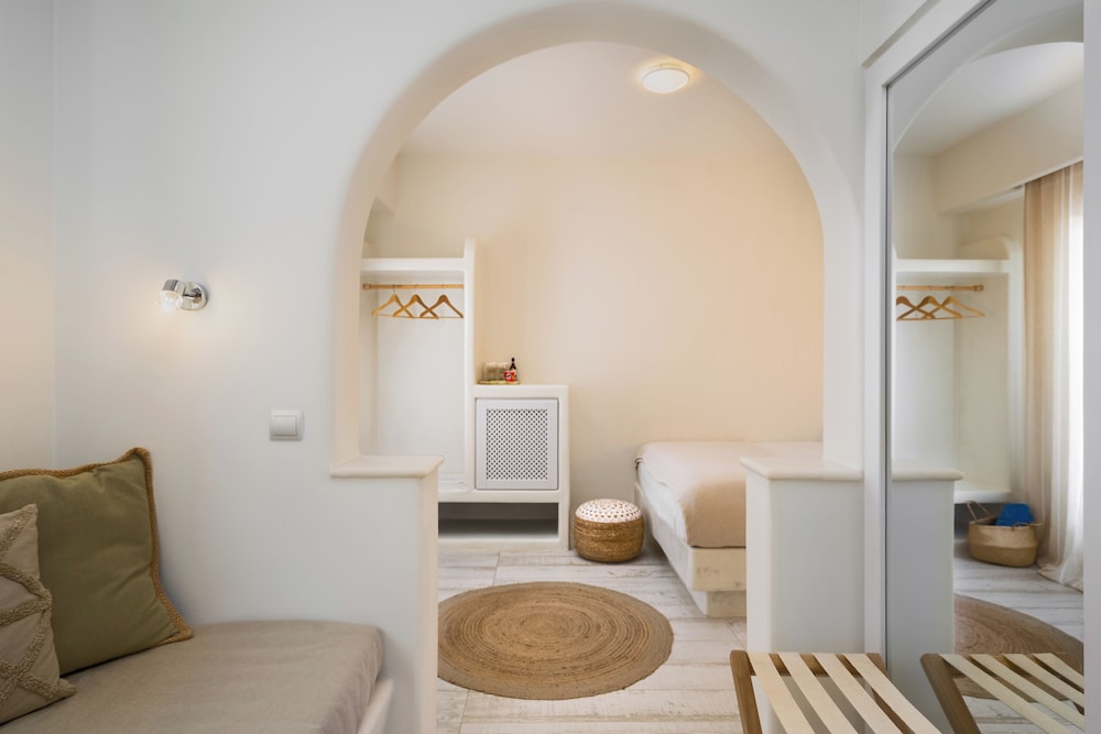 Deluxe Sea View Suite - Photo 1