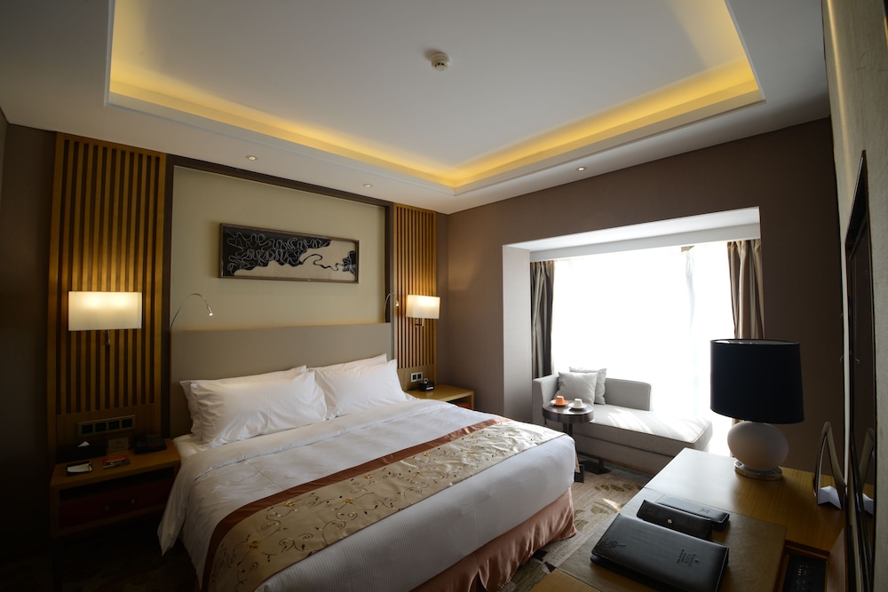 Room, 2 Twin Beds, Non Smoking, City View