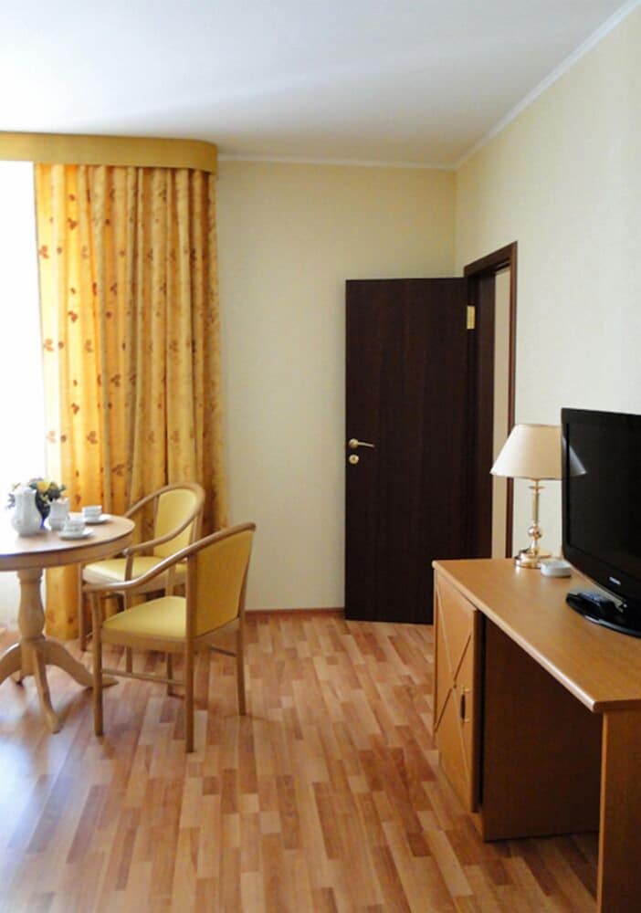 Suite, 1 Bedroom photo 3