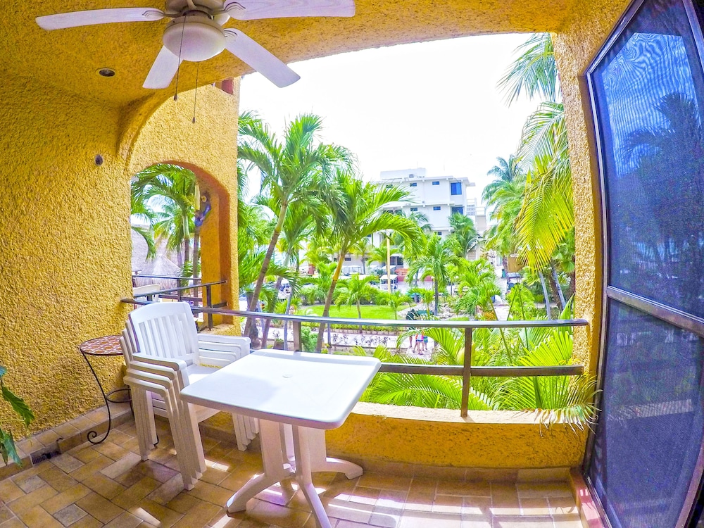 Traditional Condo, 2 Bedrooms, Garden View photo 3