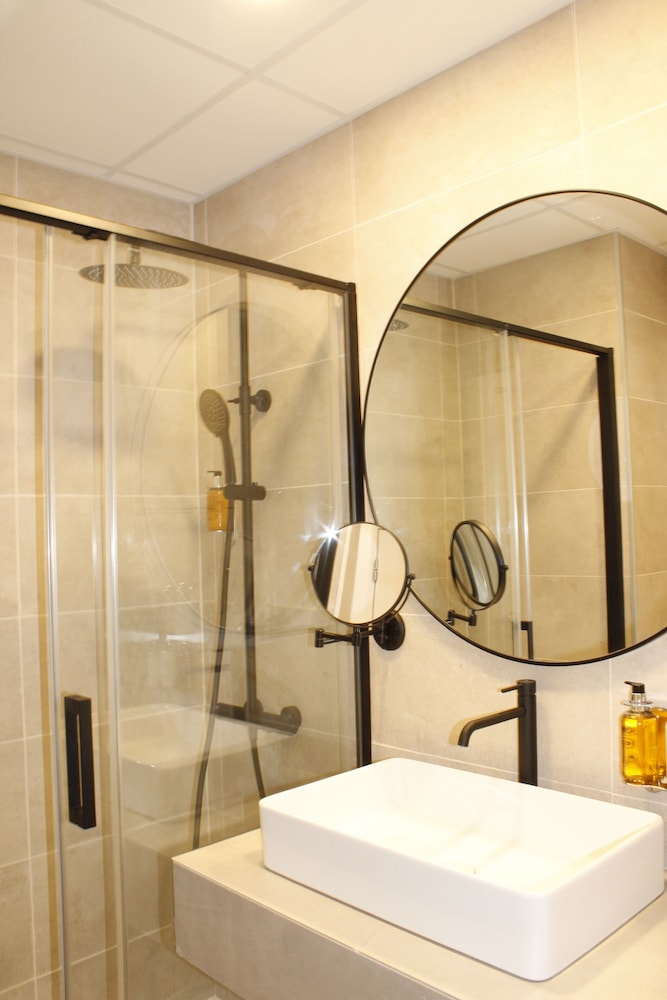 Standard Double Room Single Use - Photo 2