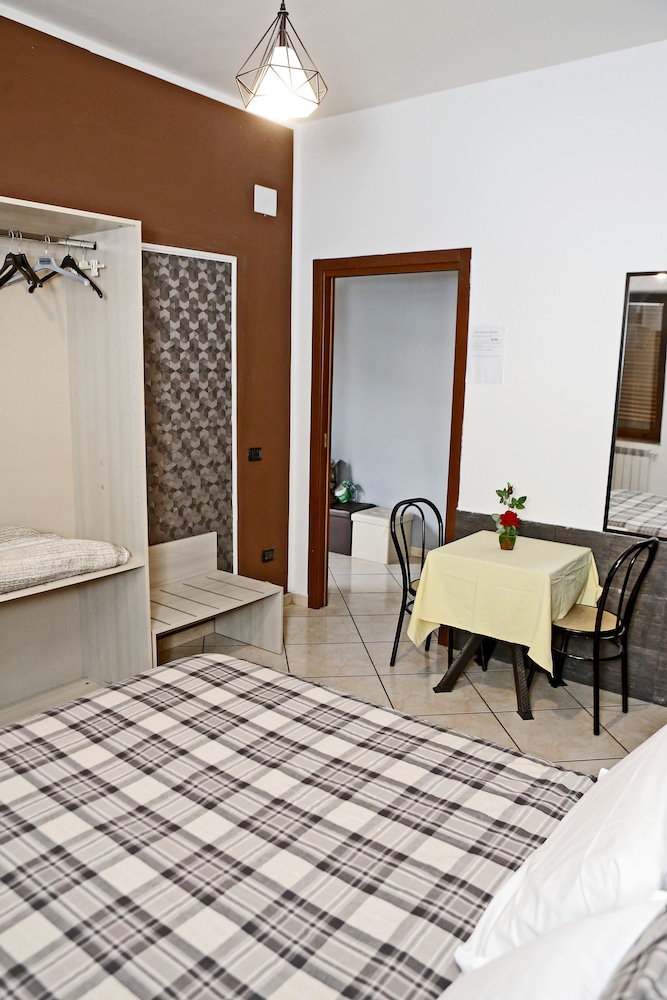 Comfort Double Room, Private Bathroom photo 2