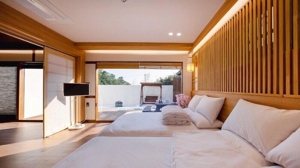 Room (Room C) - Photo 3